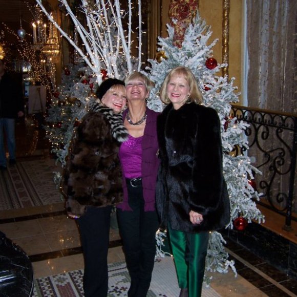 MEET YOUR POSHER - Picture 9 of 16